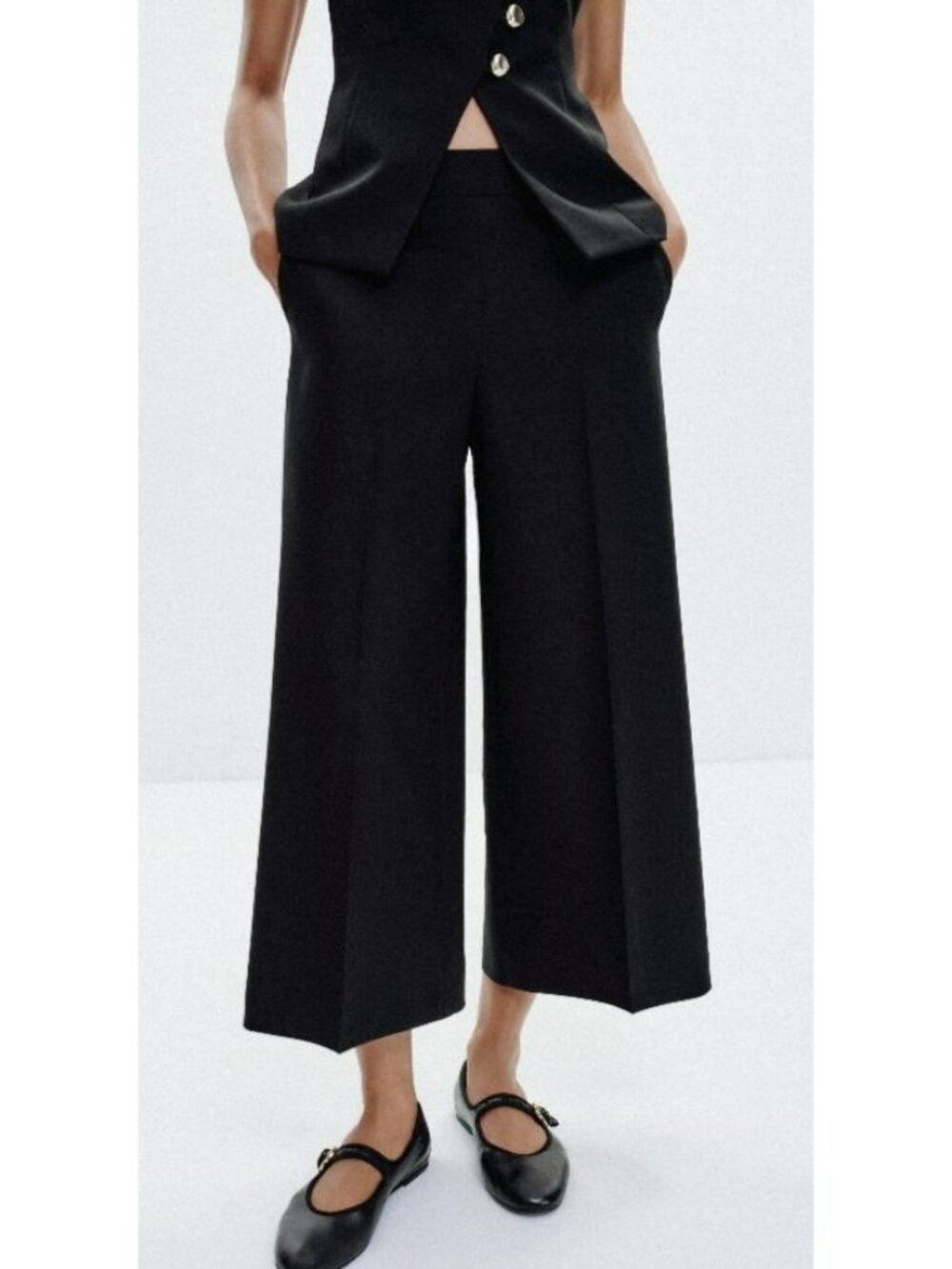 Zara Black Culotte Pants Wide-Leg Style Size Medium Side Zip Closure